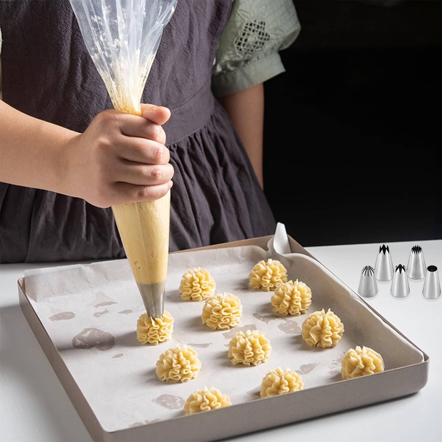 DHULI 12Pcs Stainless Steel Cake Decorating Set with Frosting Icing and Piping Bag & Coupler Cupcake Muffin Decor Baking Tool Reusable & Washable (Multicolor)